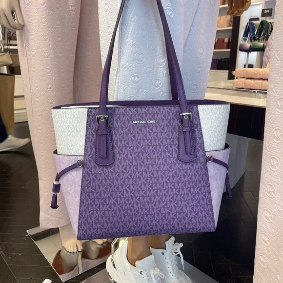 MICHAEL KORS Voyager Large Color-Block Signature Logo Shoulder Tote
Dark Purple - Picture 5 of 16